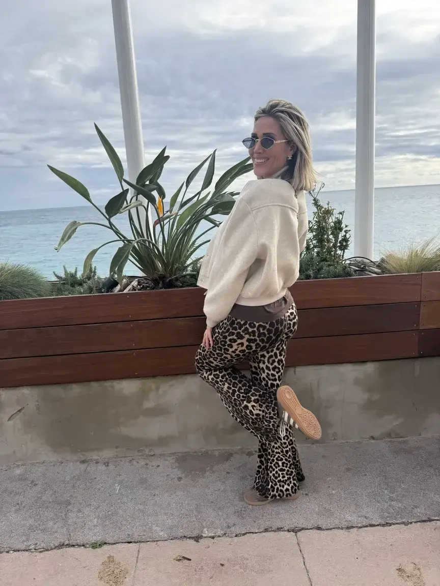 Si tu aimes les MILF qui n'ont pas froid aux yeux tu es obligé de t'abonner 😋