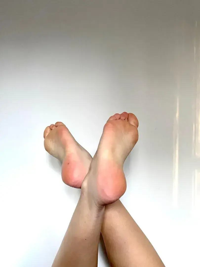 Leak & nude 1 — Mini-pied_
