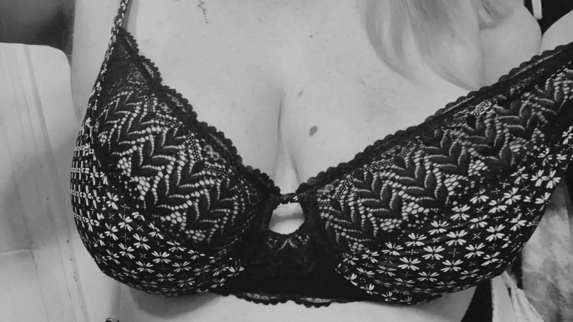 Leak & nude 1 — Sexymother