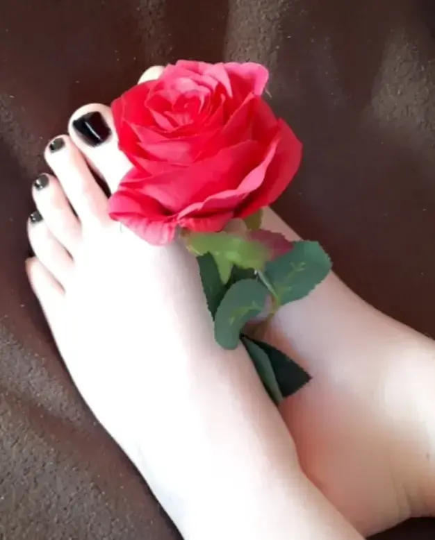 Leak & nude 1 — Feetmemore_