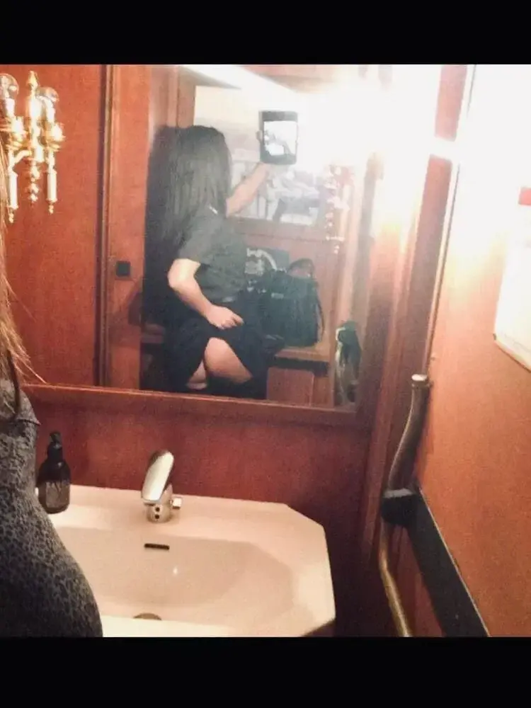 Leak & nude 2 — Emilie008