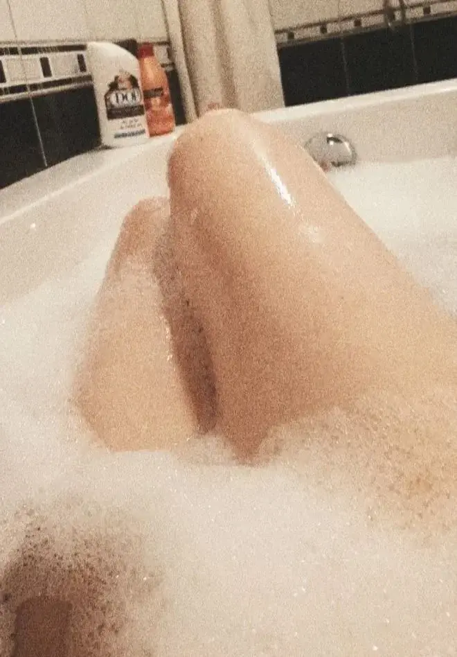 Leak & nude 5 — petite_brune0