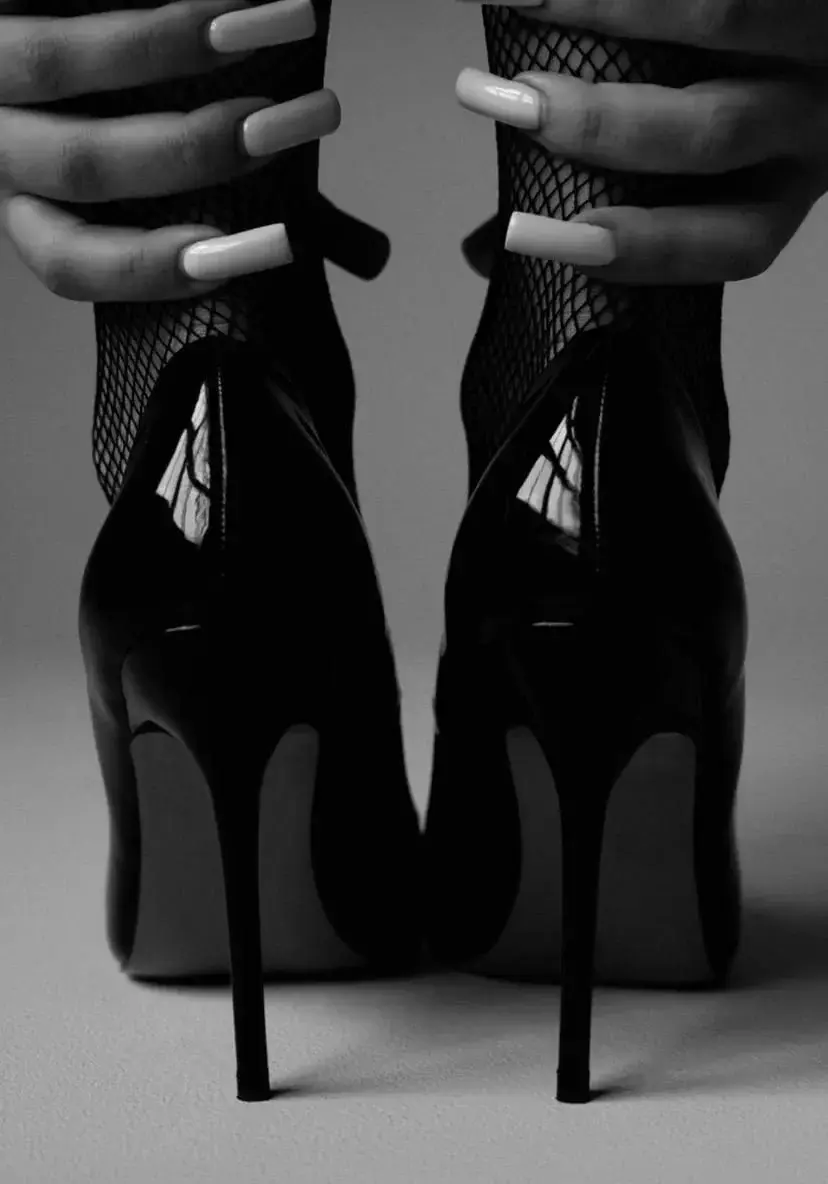 Leak & nude 4 — Klose