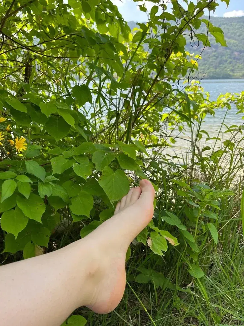 Leak & nude 1 — My_feet_in_nature