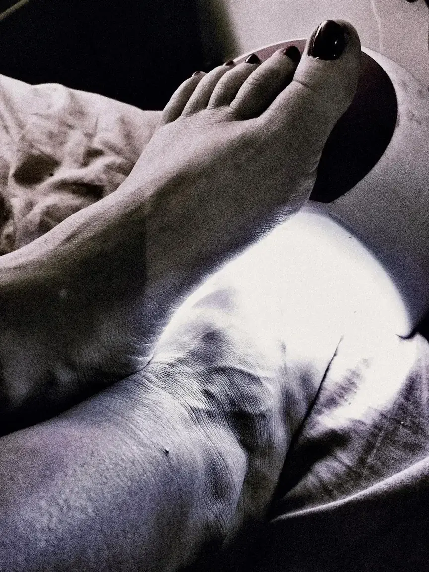 Leak & nude 1 — Feet_lowe