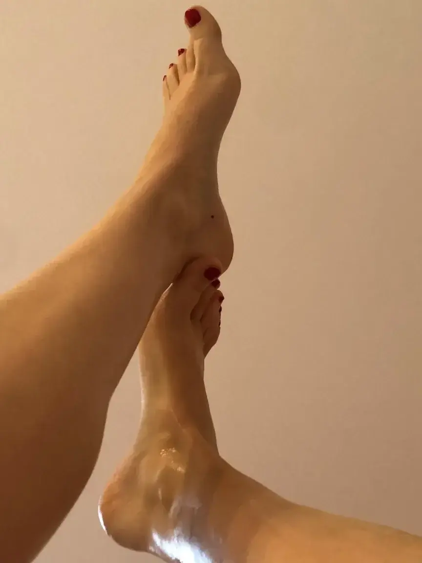 Leak & nude 3 — Feet_lowe