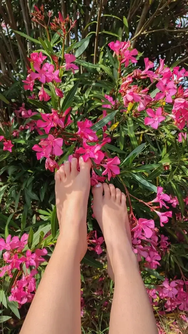 Leak & nude 2 — 2girlz4feet