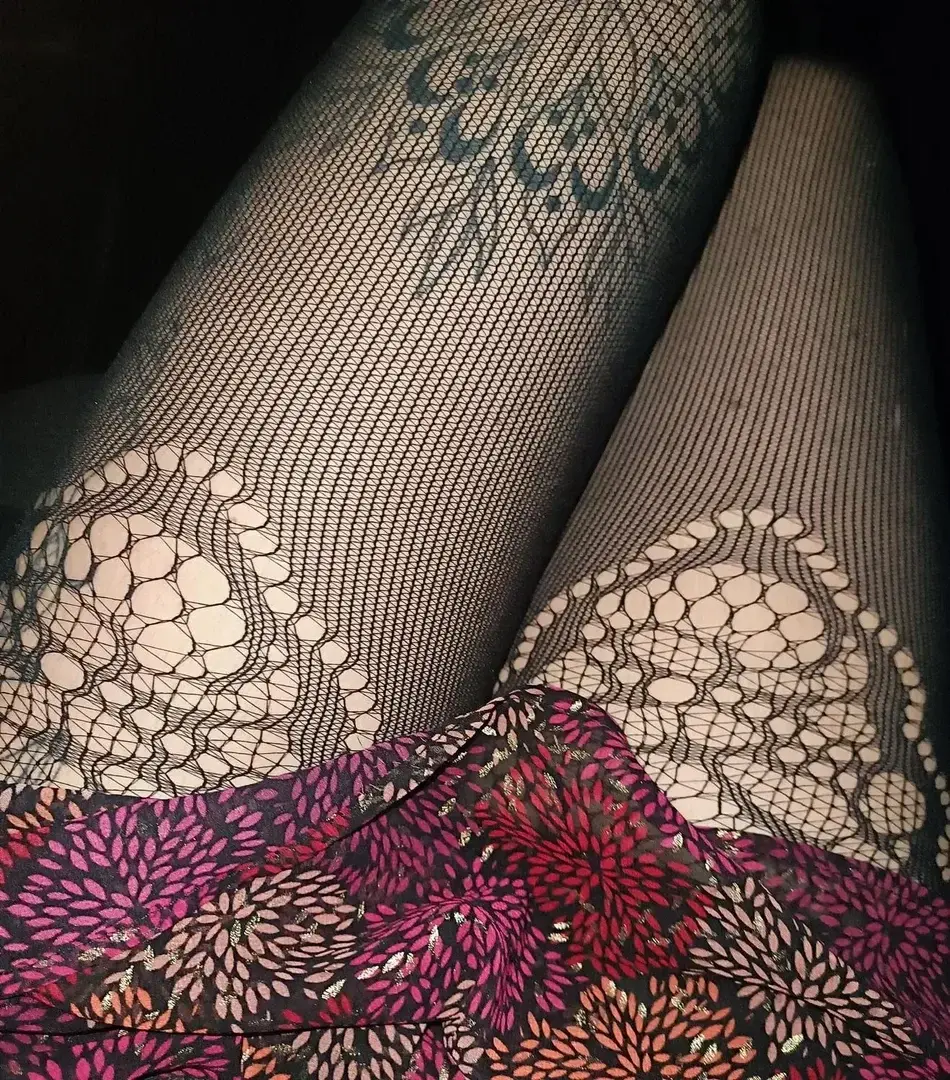 Leak & nude MYM — Sweetysruby : « Tu veux voir une jolie chatte ??? Tu estAu bon endroit 💦🍑Abonnement à 0€ avec le code GRATUITMédias privés payant 🔞Photo de ma chatte offerte pour mes nouveaux abonnés 🤭 » (MYM)