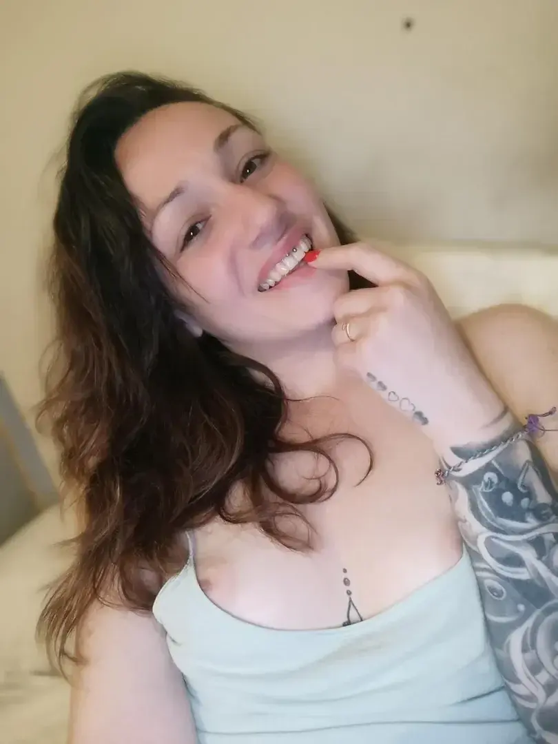 Leak & nude MYM — Sweetysruby : « Tu veux voir une jolie chatte ??? Tu estAu bon endroit 💦🍑Abonnement à 0€ avec le code GRATUITMédias privés payant 🔞Photo de ma chatte offerte pour mes nouveaux abonnés 🤭 » (MYM)