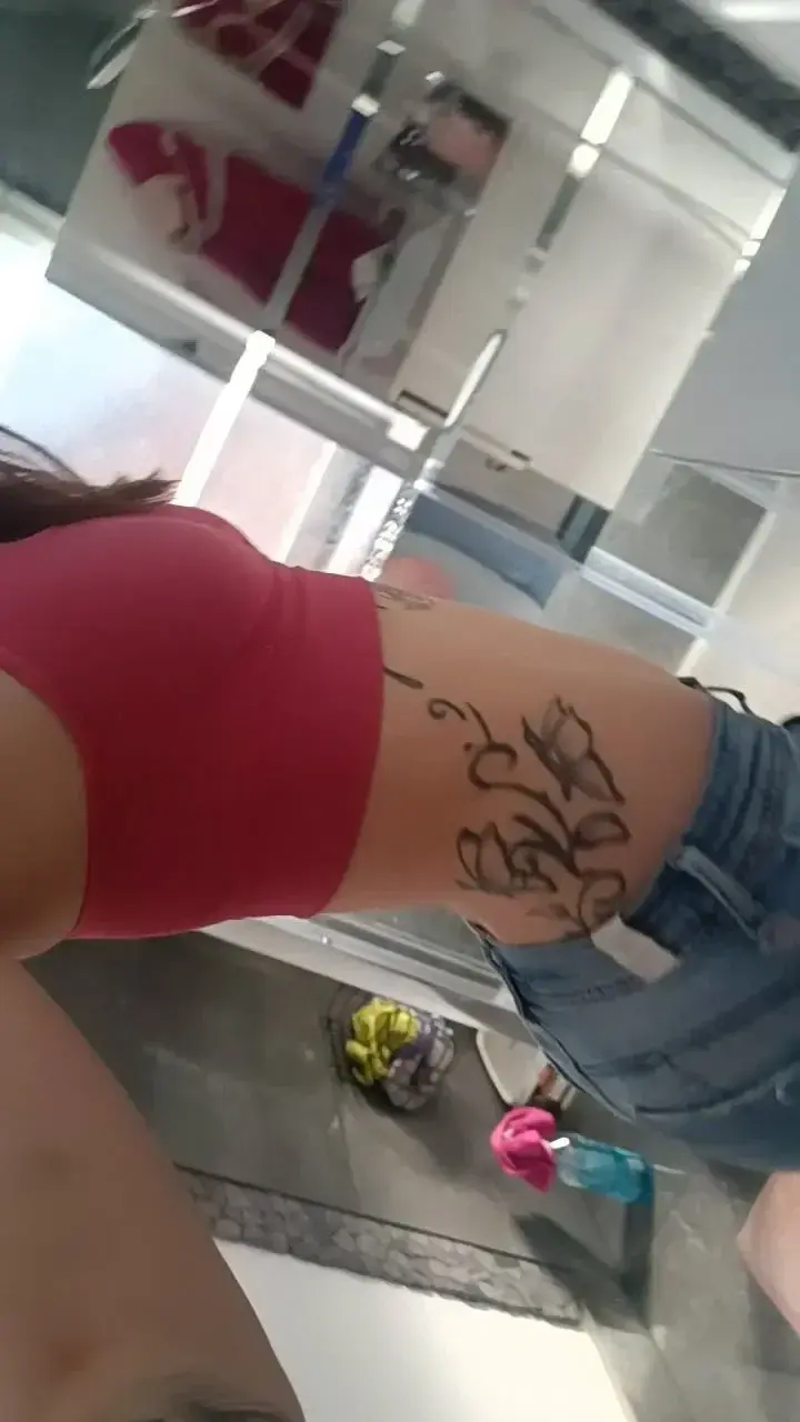 Leak & nude MYM — Sweetysruby : « Abonnement à 0€ avec le code GRATUITMédias privés payant ⚠️Tu va beaucoup aimer ce qui se passe ici 🙊Une jolie 🍑 très juteuse ❤️Hésite pas à m’écrire, je suis sur que tu va bander 🍌 » (MYM)