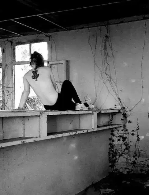 Leak & nude 2 — Cat-urbex