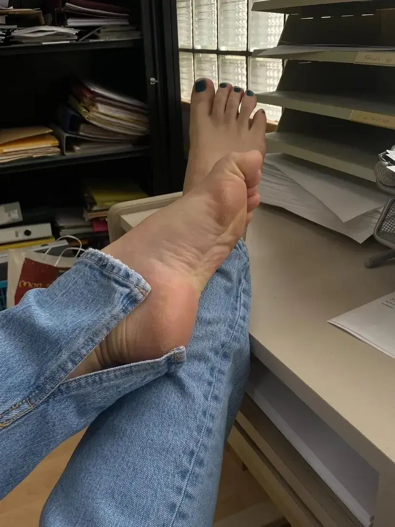 Leak & nude 1 — Pretty_kali_feet