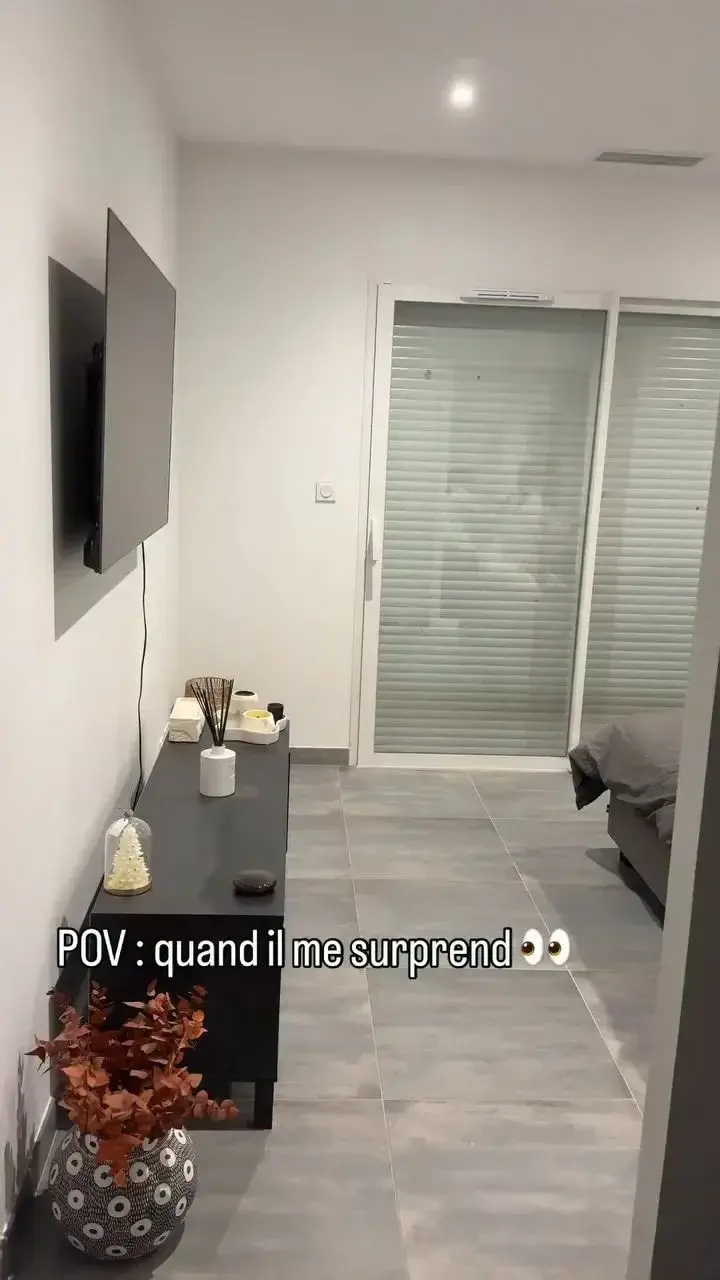 Leak & nude MYM — babybrune : « 🌸 ABO à O€ sans code 100% GRATUIT, tu me rejoins ? 💦 » (MYM)