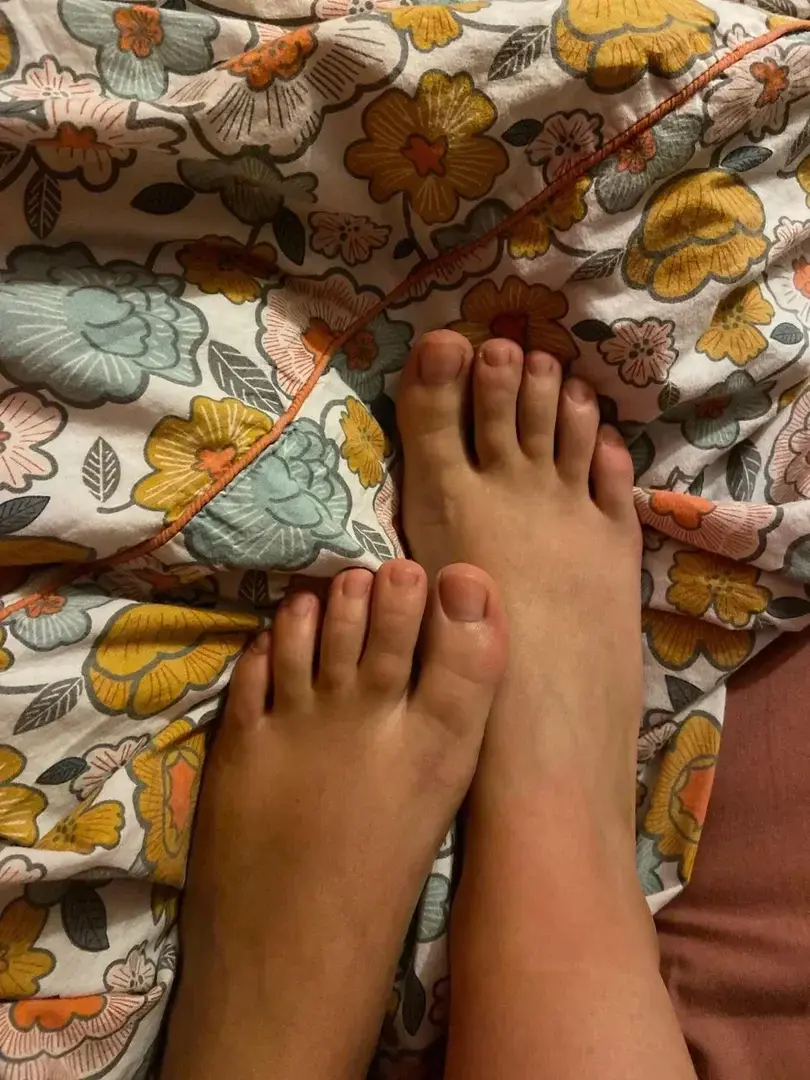 Leak & nude 1 — Pieds_nus24
