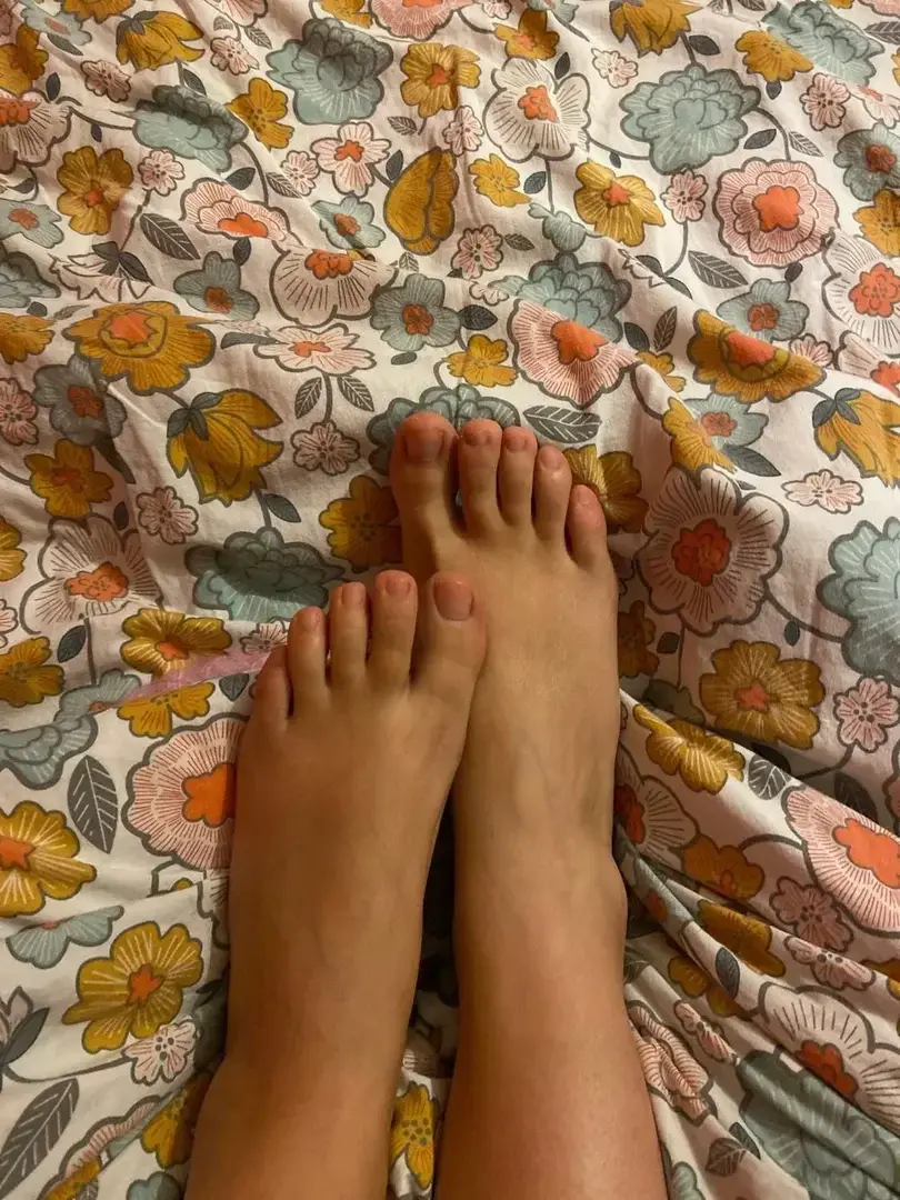 Leak & nude 2 — Pieds_nus24