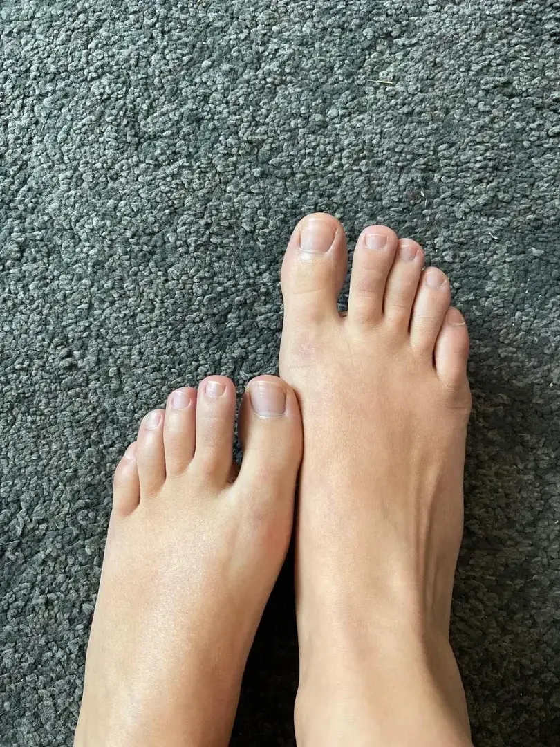 Leak & nude 3 — Pieds_nus24