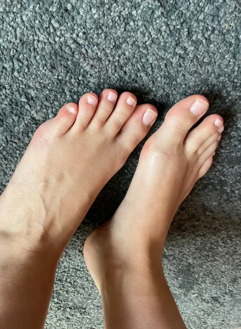 Leak & nude 10 — Pieds_nus24
