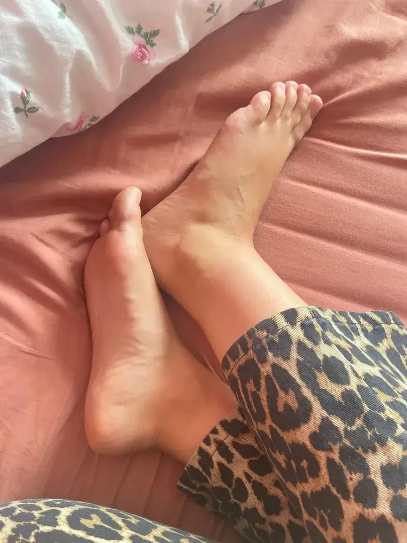 Leak & nude 21 — Pieds_nus24