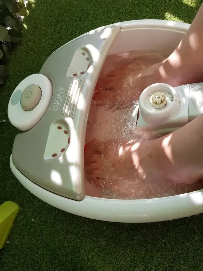 Leak & nude 4 — Pieds-magnifique