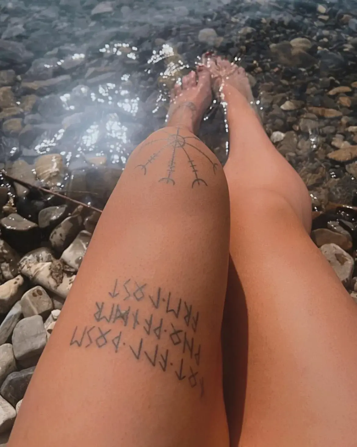 Leak & nude 3 — Nylonnessi