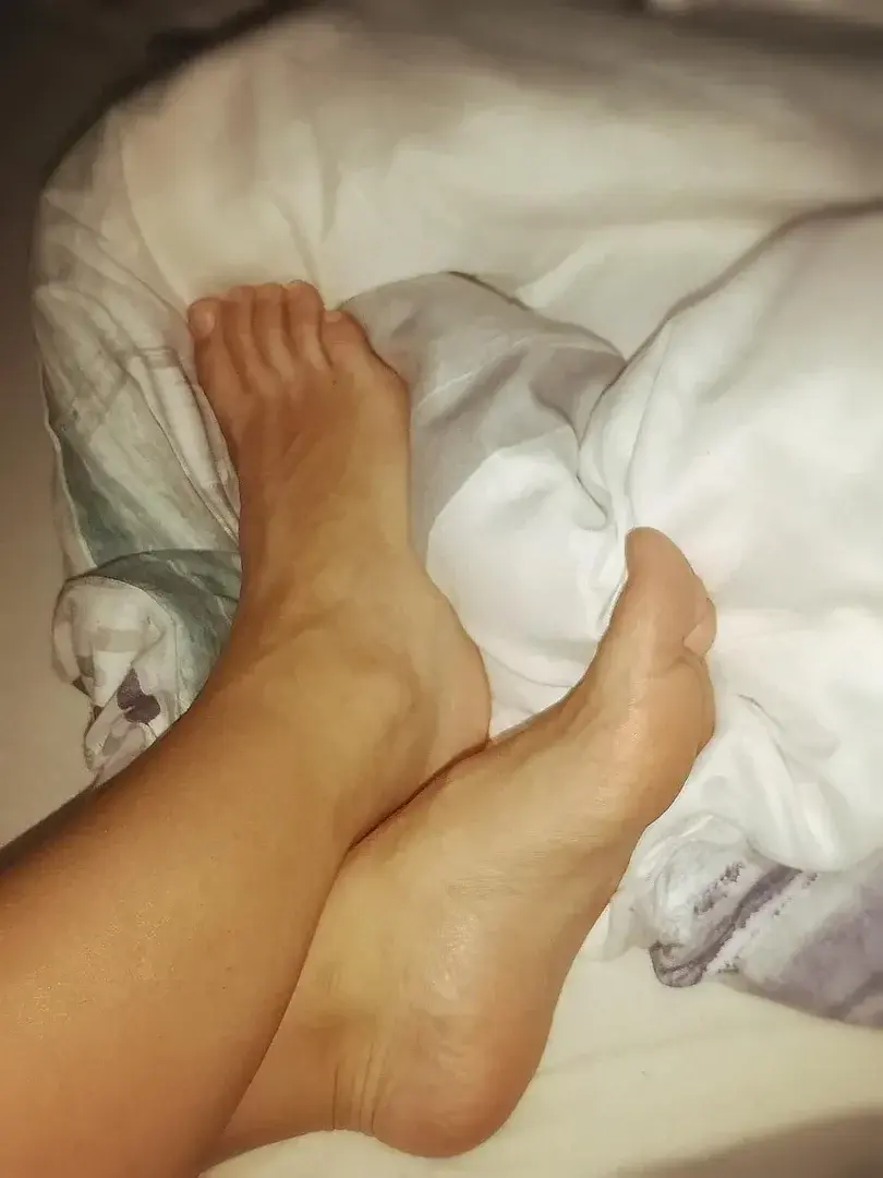 Leak & nude 18 — Dama-nogi_feet