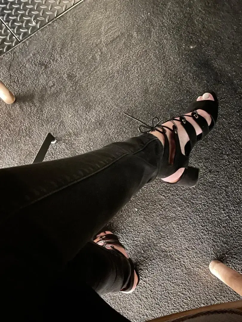 Leak & nude 1 — Feetling