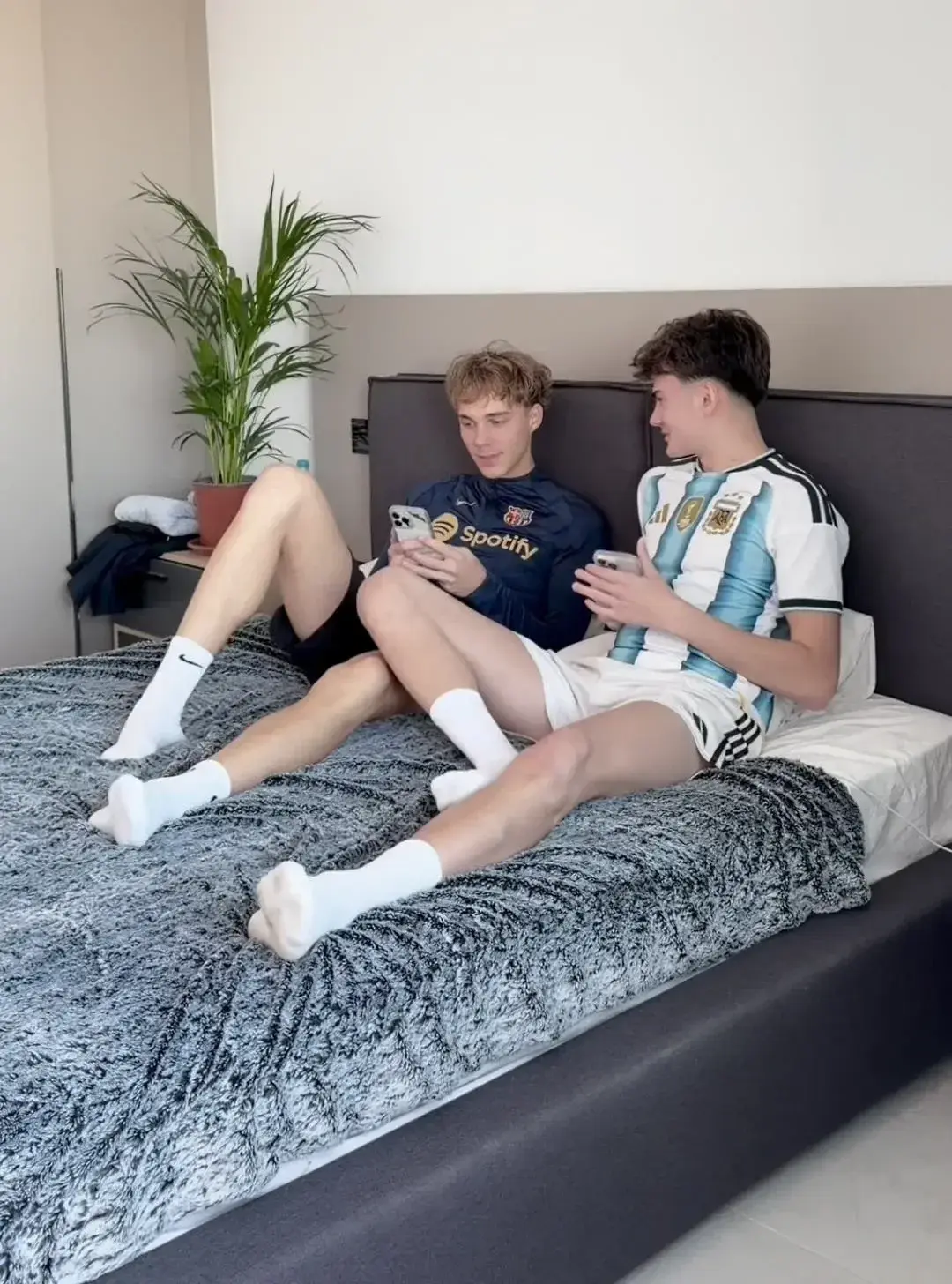 Leak & nude 3 — Barbertom6