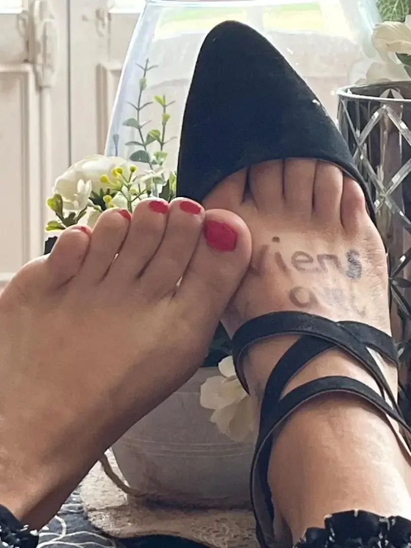 Leak & nude 1 — Valentinalovepieds