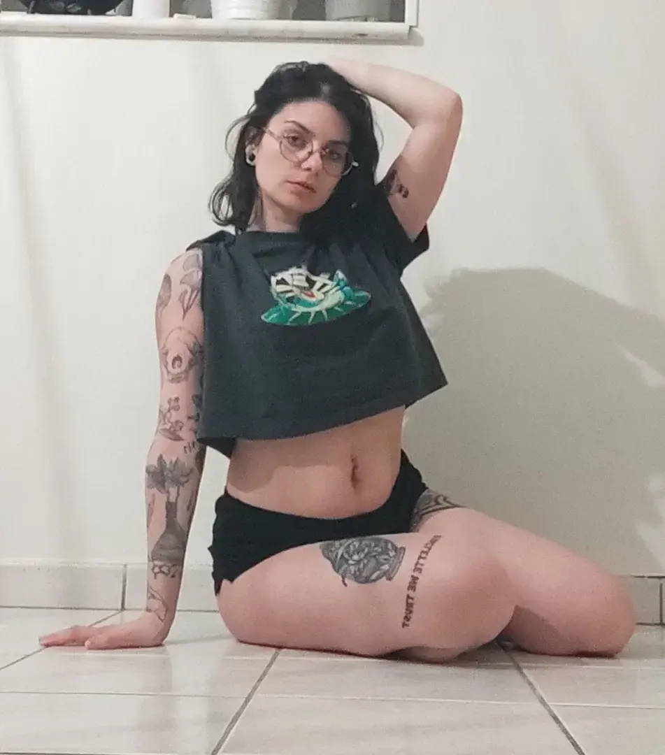 Leak & nude MYM — Kovaritch : « Basic » (MYM)