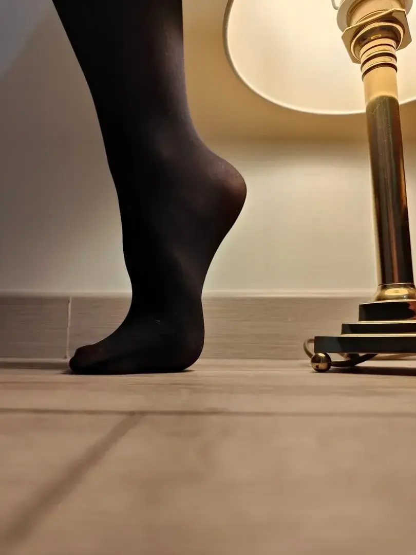 Leak & nude 3 — Prettyfeet07