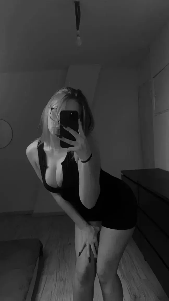 Si tu like j'ai activé un truc qui t'envoie ma photo du jour en privé 🤭