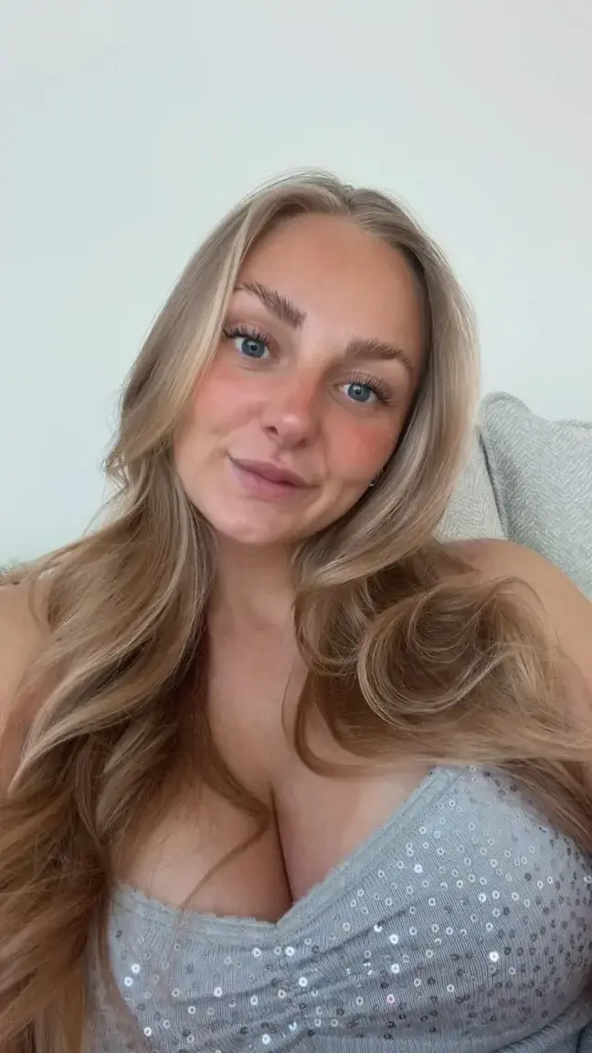 Si tu like j'ai activé un truc qui t'envoie ma photo du jour en privé 🤭