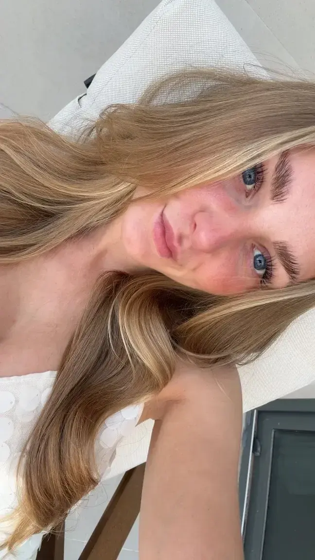 Si tu réponds "oui" j'ai mis un truc qui t'envoie une photo en privé 🤭
