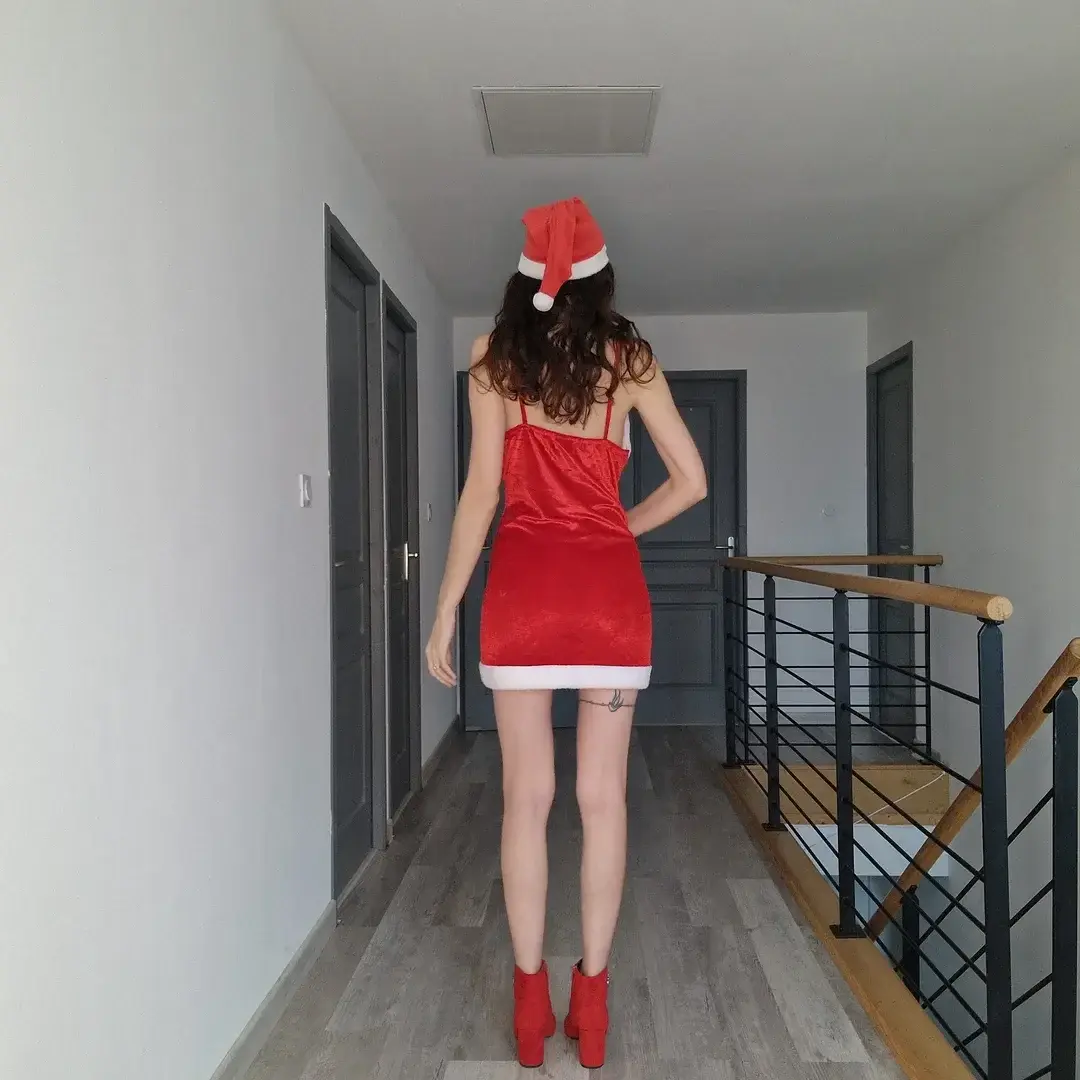 Leak & nude MYM — Asmrcoralie : « 😜✨️ » (MYM)