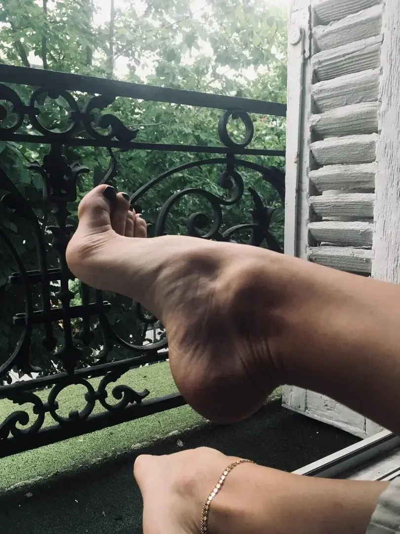 Leak & nude 1 — Myfeetjust4u