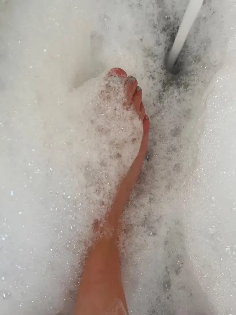 Leak & nude 1 — Pied-enchanter