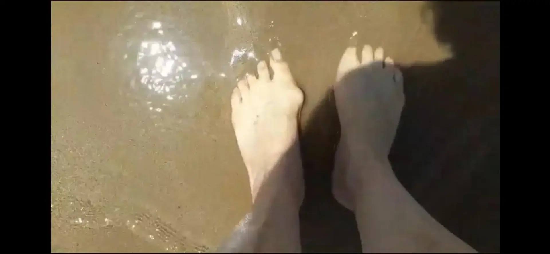 ABONNEMENT A 1€ AVEC LE CODE : PRINCESSEFeet and FunVous pourrez retrouver sur mon feed des photos et vidéos de mes pieds.Je fournis également des médias privés et des vidéos personnalisées à la demande.Le chat est ouvert donc vient me parler