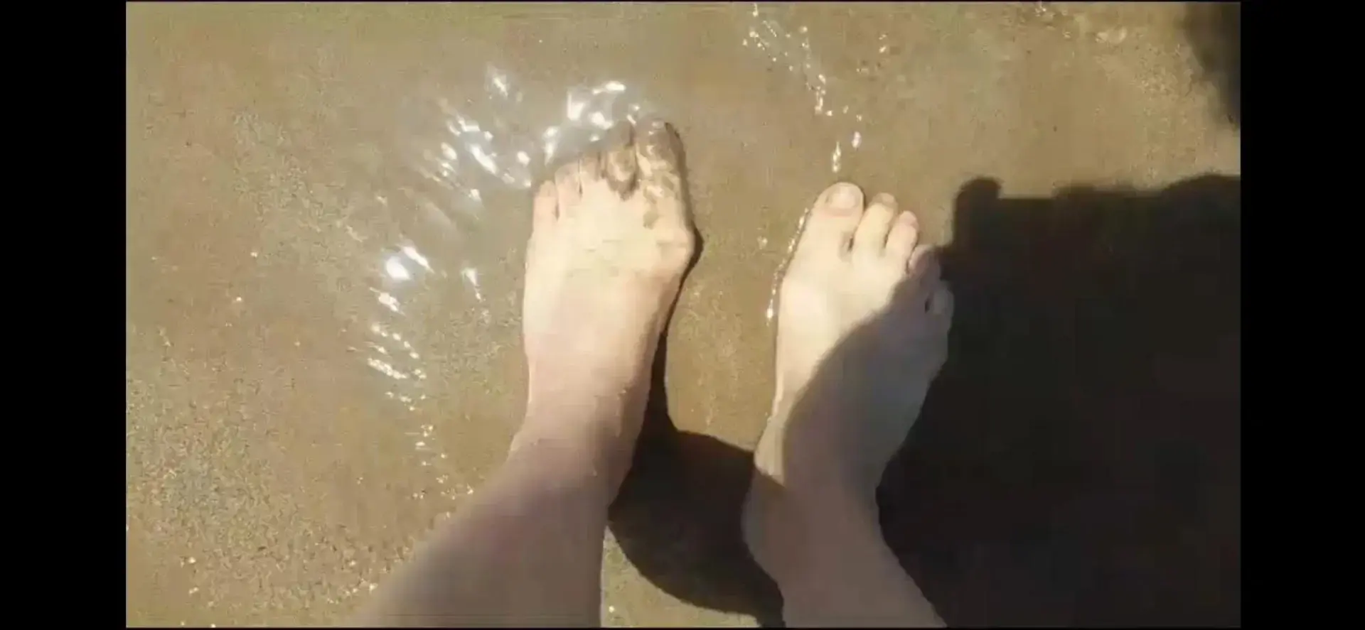 ABONNEMENT A 1€ AVEC LE CODE : PRINCESSEFeet and FunVous pourrez retrouver sur mon feed des photos et vidéos de mes pieds.Je fournis également des médias privés et des vidéos personnalisées à la demande.Le chat est ouvert donc vient me parler