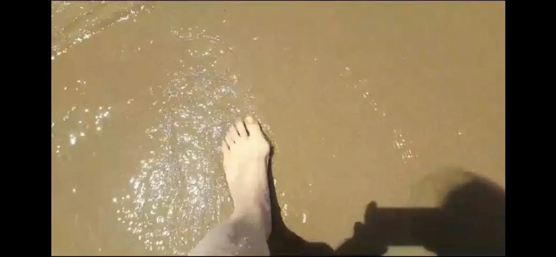ABONNEMENT A 1€ AVEC LE CODE : PRINCESSEFeet and FunVous pourrez retrouver sur mon feed des photos et vidéos de mes pieds.Je fournis également des médias privés et des vidéos personnalisées à la demande.Le chat est ouvert donc vient me parler