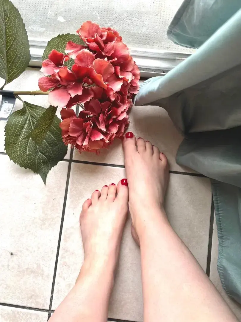 Leak & nude 2 — Miss_feet03