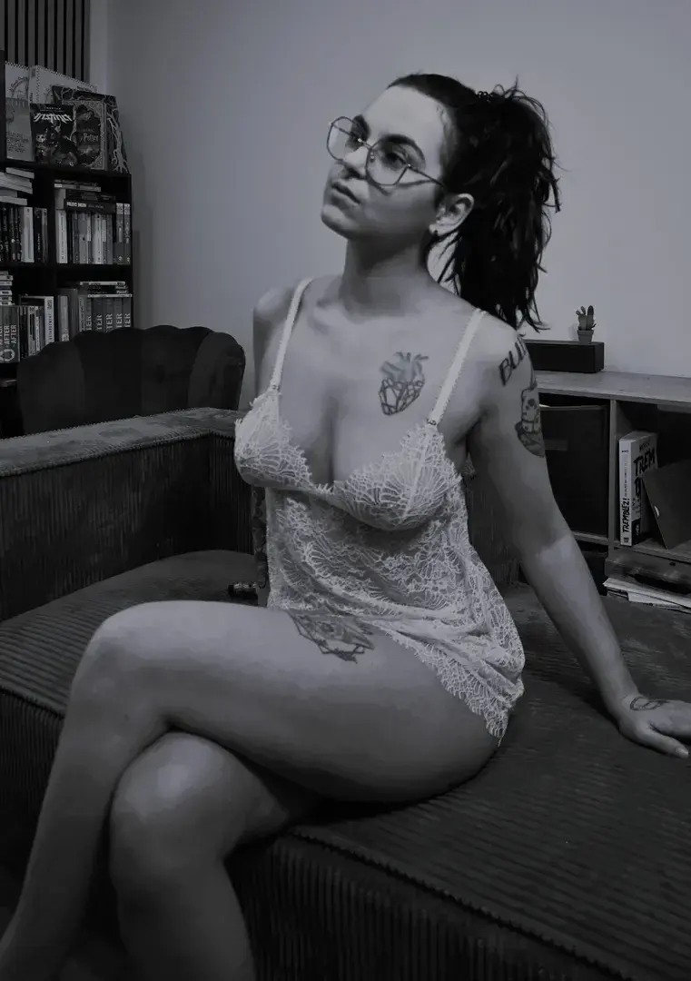 Nouvelle nuisette, dis moi de quelle couleur tu penses qu'elle est 🫣🤭#SaintValentinMYM