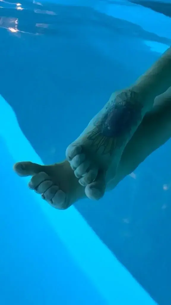Leak & nude 10 — Goddess_with_big_feet