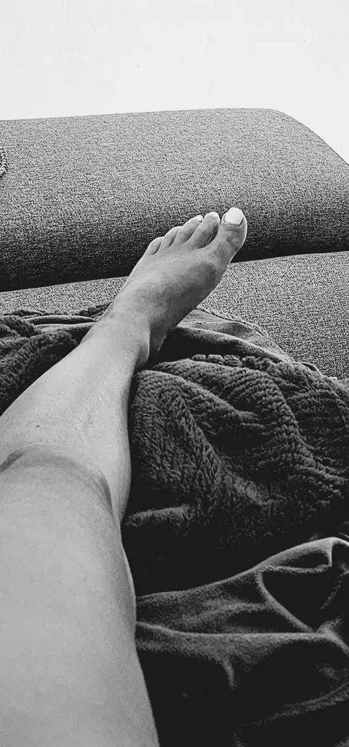 Leak & nude 3 — Feet_sexy_milf