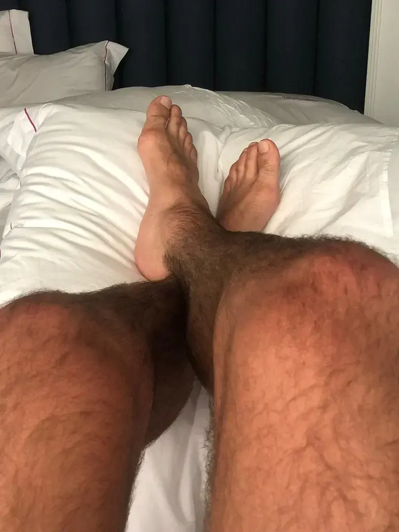 Leak & nude 1 — Monsieur-feet