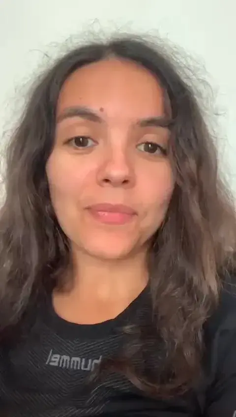 Leak public de Laurannei_ — « Fais-moi des CADEAUX !!! 🤩🎁 » (nude) sur MYM