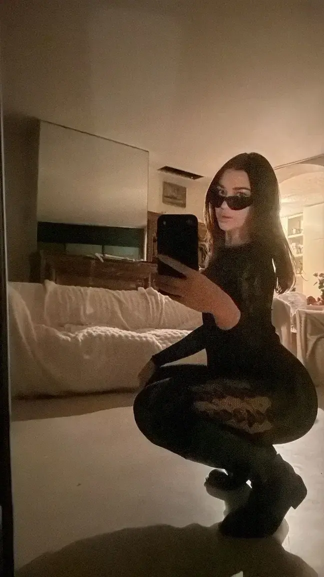 je peux te surprendre encore plus en DM 🤯(mon abo est gratuit, aucun code nécessaire 💋)