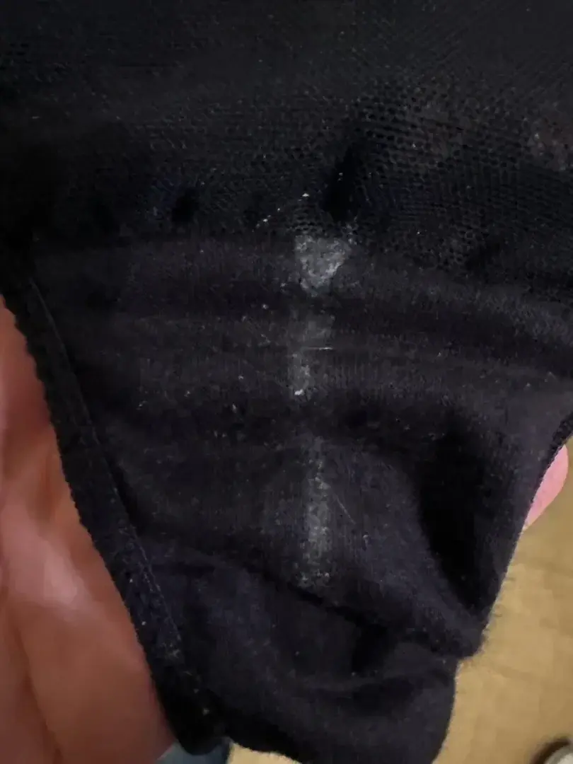 Un peu de mouille sur culottes.eu