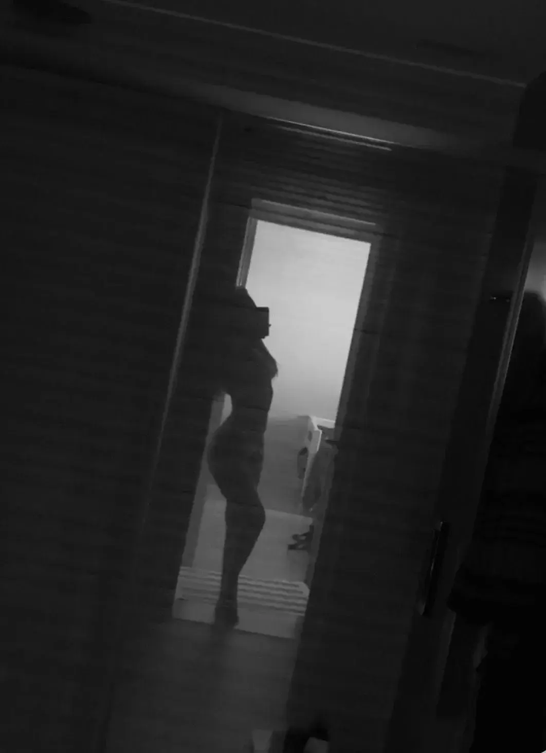 Leak & nude MYM — Badjohanna : « En mode femme fatale. J’adore avoir le contrôle, je trouve ça excitant. Et toi ? » (MYM)