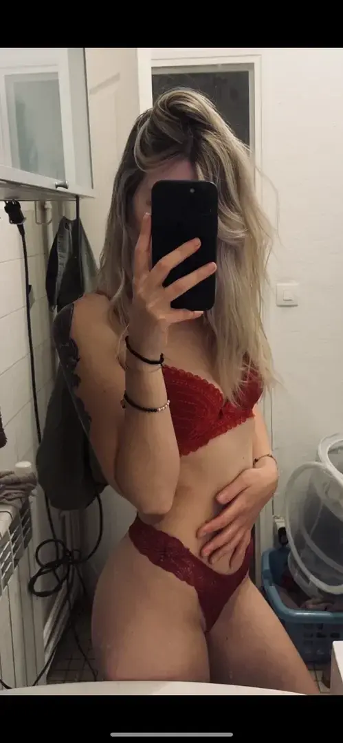 Leak & nude 3 — Flashty