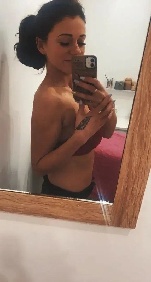 Leak public de Manonblt — « 🤍 » (nude) sur MYM